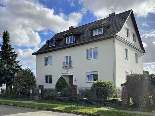 Mehrfamilienhaus auf schönem Grundstück in Berlin-Lichtenrade ! 5 Wohnungen + Bungalow