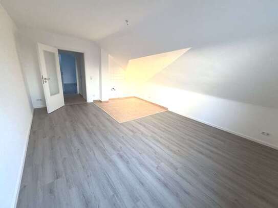 Modernisiertes 2-Zimmer-Dg-Appartement in Köln Porz-Ensen