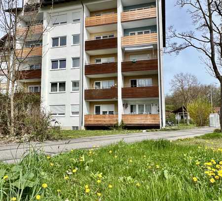 WUNDERSCHÖN SANIERTE WOHNUNG ! - LIFT - GROßER BALKON - KELLERRAUM - ZENTRALE LAGE