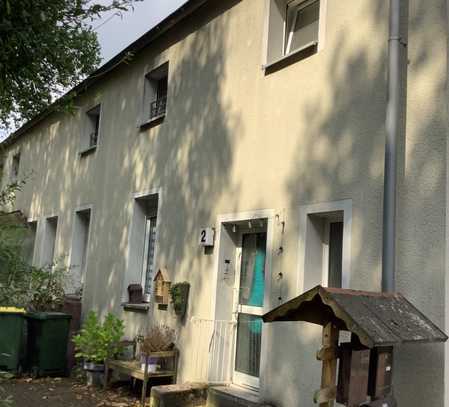 Ungewöhnlich aufgeteilte 4-Zimmer-Wohnung Maisonnette, mit eigenem Garten