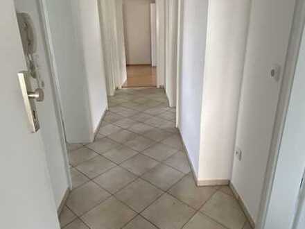 Frisch renovierte Erdgeschosswohnung mit 85 qm