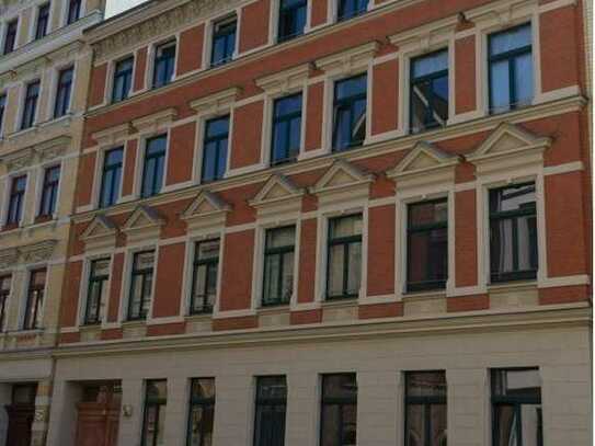 Schöne 2 Zi-Wohnung mit Balkon, Laminat und Wannenbad in der südl. Innenstadt