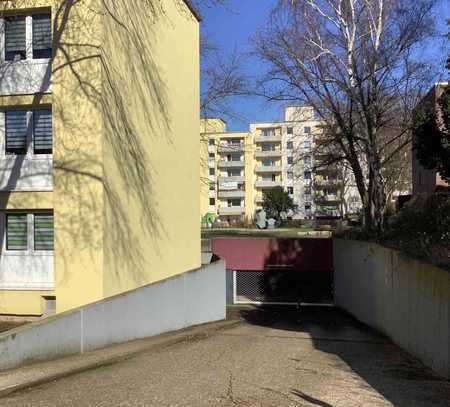 Separat abschließbare Garagenbox in unserer Tiefgarage