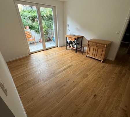 Schöne neuwertige 2-Zimmerwohnung mit Terrasse