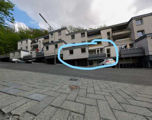 ab 01.04.: helle, gut geschnittene 4ZKB Wohnung in zentrumsnähe mit großem Balkon