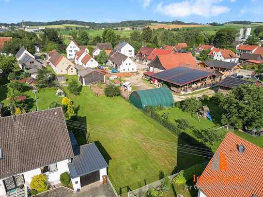 *** Leerstehendes EFH mit Grundstück und Bauplätzen für 2 weitere EFH oder DHH ***