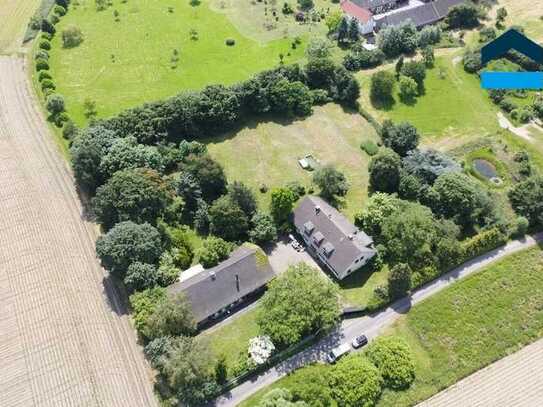 Bei Neukirchen-Vluyn: Landhaus-Ensemble mit Kotten, Zweifamilienhaus und Einlieger-Appartement