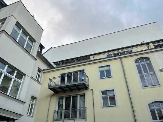 Dachgeschoss-Maisonette-Wohnung mit 2 Terrassen