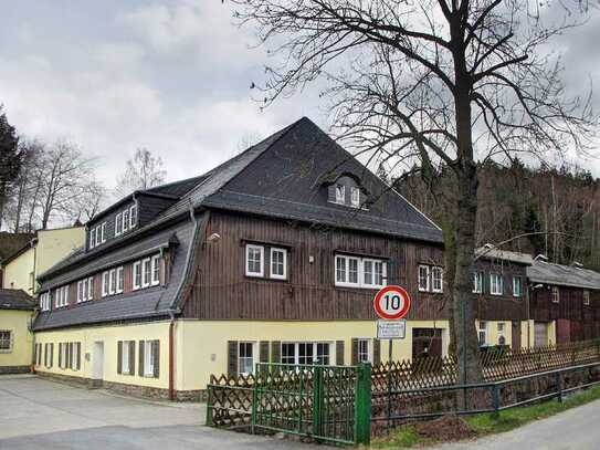 Ehemalige Silbermine mit restauriertem Huthaus von 1790 mit kleiner Destillerie