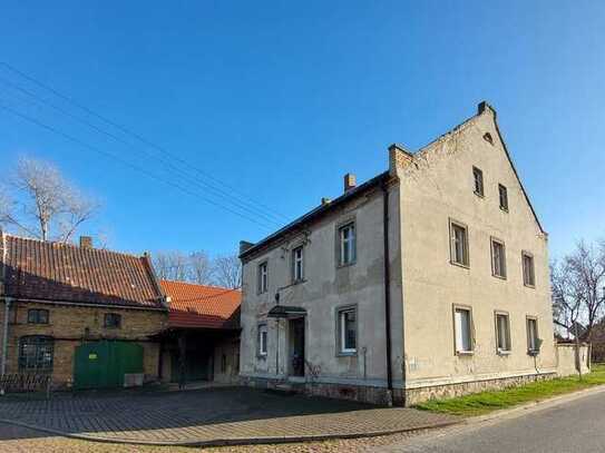 Historisches Wohnhaus und ehemalige Schmiede als Einzeldenkmal in 06188 Landsberg OT Zwebendorf