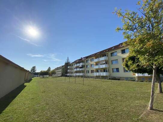 Güttin, Vollständig renovierte 2-Raum-Wohnung mit Balkon im Erdgeschoss zur Sonnenseite