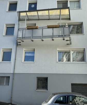 Frisch renoviert mit Tagelichtbad und Balkon