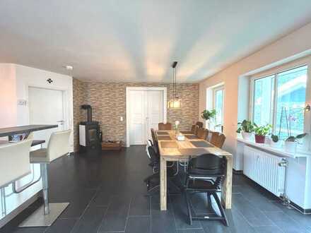 "Haus-im-Haus"- traumhafte 6 Zimmer Wohnung im grünen Herzen von Regensburg