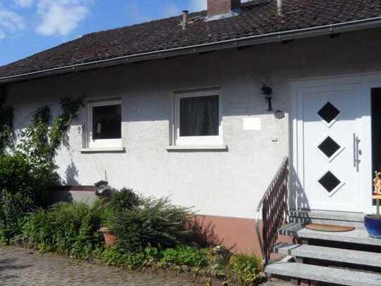 -- Charmantes Einfamilienhaus mit Garage und Garten in Schweppenhausen gesucht?--