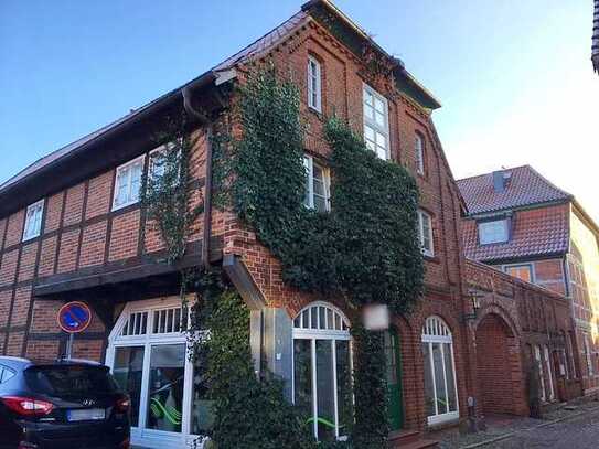 ***Wohnen in der Altstadt***3-Raumwohnung mit Charme im sanierten Altstadthaus*** (WE10)
