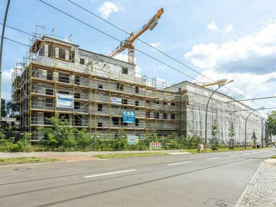 Wohnen am Wasser und alle Vorzüge einer Metropole genießen: Moderne 2-Zi.-Wohnung mit Terrasse