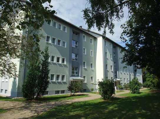 Maibonus! - Perfekt für die kleine Familie - 3-Zimmer-Erdgeschosswohnung mit Balkon!