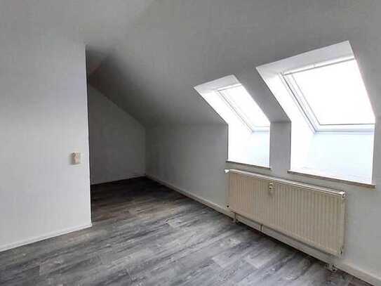 Gemütliche 2-Raum-Dachgeschoss-Wohnung + *Jahresmitgliedschaft im Fitnessclub