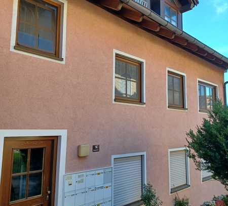 Schöne 3-Zimmer-Souterrainwohnung mit Balkon und Tiefgarage in Waltenhofen / Oberdorf