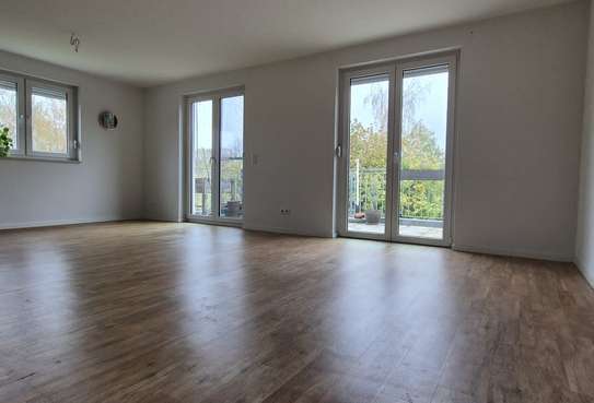 Freundliche 3-Zimmer-Wohnung mit gehobener Innenausstattung mit Balkon und EBK in Elze