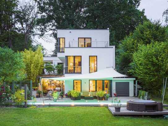 Neuwertiges Architektenhaus im Bauhaus-Stil mit Sonnenterrasse und Außenpool in Seevetal-Waldesruh!