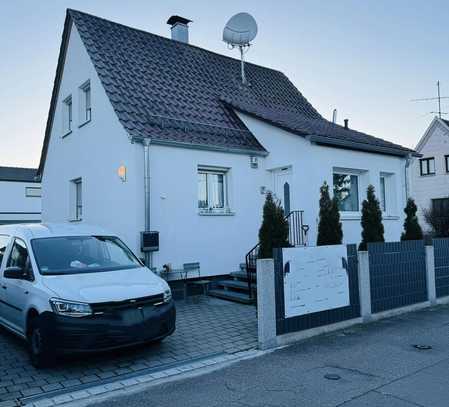 Modernisiertes Einfamilienhaus mit großzügigem Wohnraum und attraktiven Extras