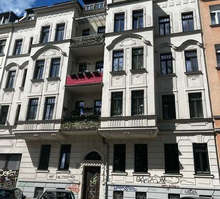 Geschmackvolle 3-Zimmer-Hochparterre-Wohnung mit Balkon in Leipzig