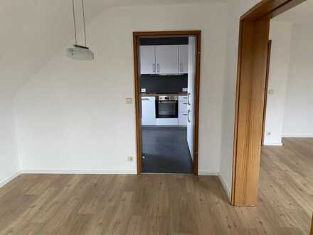 Helle Wohnung mit vier Zimmern und großzügigem Balkon in Urbach