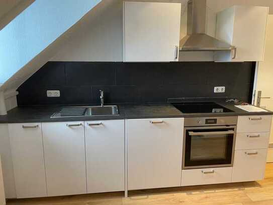 **Schöne Dachgeschosswohnung in Offenbach am Main**