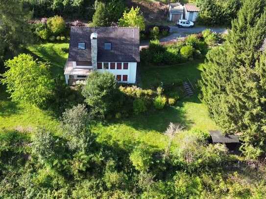 Traumhaus im Erholungsgebiet mit Carport und großem Garten