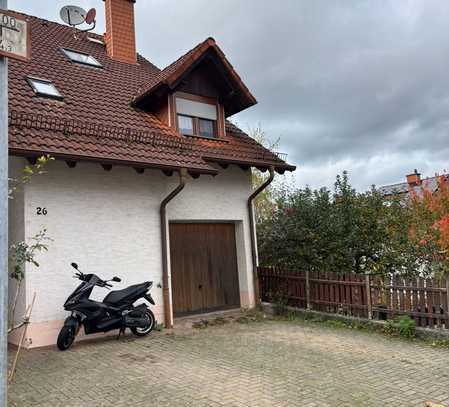 Viereinhalb Zimmern und Balkon in Annweiler