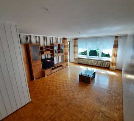 Schöne und gepflegte 3-Raum-Wohnung mit Balkon und Einbauküche in Stadthagen