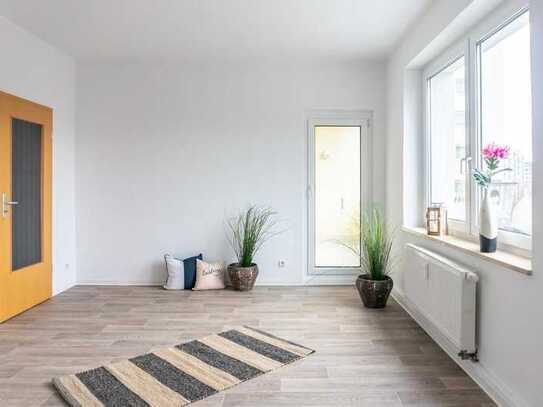 Urban gelegene 2-Raum-Wohnung mit Balkon