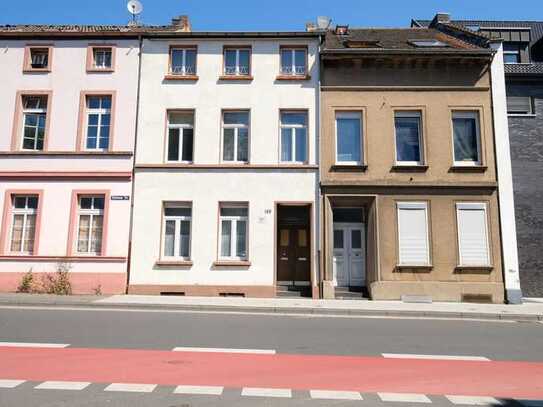 Stadthaus in zentraler Lage von MG-Rheydt ++ Familienhaus oder 3 Appartements ... Sanierungsbedarf