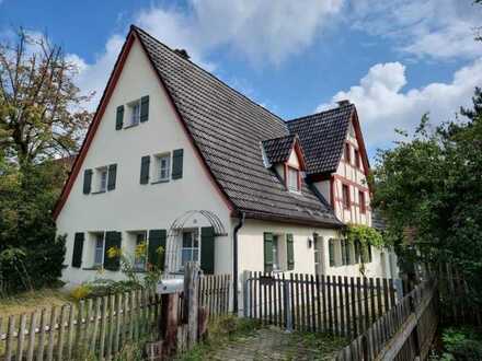 Idyllischer Landsitz ... 
Liebevoll restauriertes Landhaus mit großem Grundstück ...