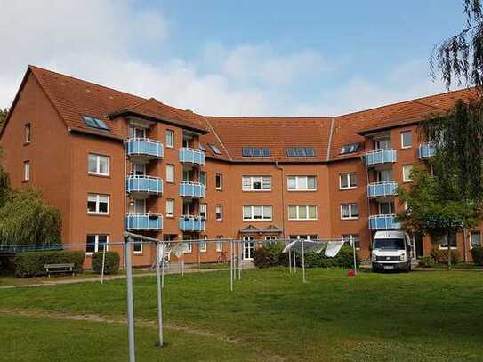 ⭐ Frei zum 01.07. Helle Dachgeschosswohnung in ruhiger grüner Umgebung