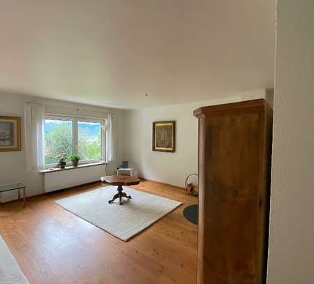 Geschmackvolle 5-Zimmer-Wohnung mit geh. Innenausstattung mit Balkon und EBK in Freiburg im Breisgau