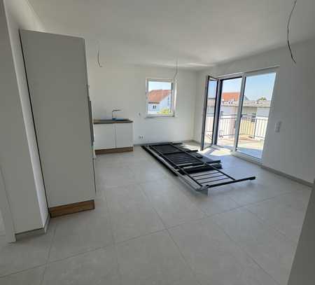 Exklusive 4-Raum-Dachgeschosswohnung mit gehobener Innenausstattung mit Balkon und EBK in Marburg