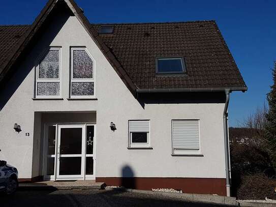 Freundliche Erdgeschosswohnung mit EBK, Tageslichtbad und Balkon mit Stadtblick in Diez