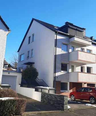 Dachgeschosswohnung im 3-Familienhaus 
600€ - 73 m² - 3.0 Zi.