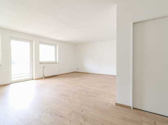 **(1x Monat NKM frei)** Lichtdurchflutete Etagenwohnung mit schöner Loggia