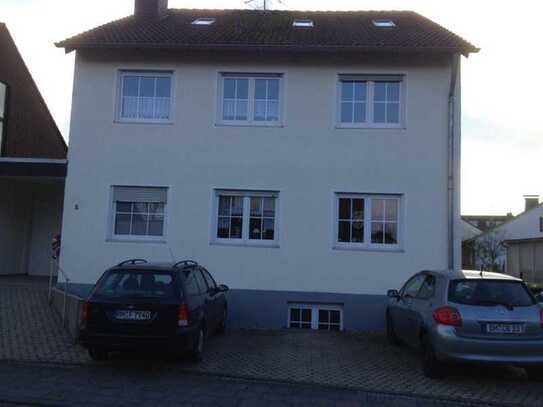 Naturnahe 2-Zimmer-Souterrain-Wohnung mit Balkon in Kerpen