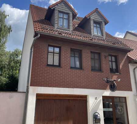 Großzügiges Wohnhaus mit Garage und Garten im Zentrum von Haldensleben