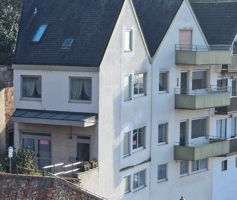 Zweifamilienhaus mit Gewerbeeinheit in Triefenstein/Homburg