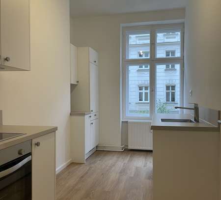 Modernisierte 2 Zimmer Wohnung mit Einbauküche