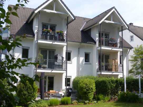 Vollständig renovierte 3-Raum-Wohnung mit Balkon und Einbauküche in Olpe