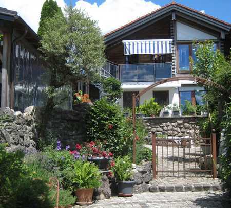 Wohntraum in Bad Endorf zu vermieten: 3-Zimmer-Wohnung mit Terrasse und Berg-/Seeblick!