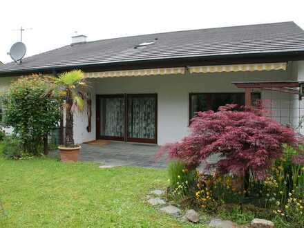 Freistehendes 1-Familienhaus mit wunderschönem Garten in ruhiger und idyllischer Lage