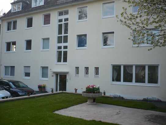 Schöne 2 Zimmer Dachgeschoßwohnung in Stadtrandlage mit sehr guter Verkehrsanbindung