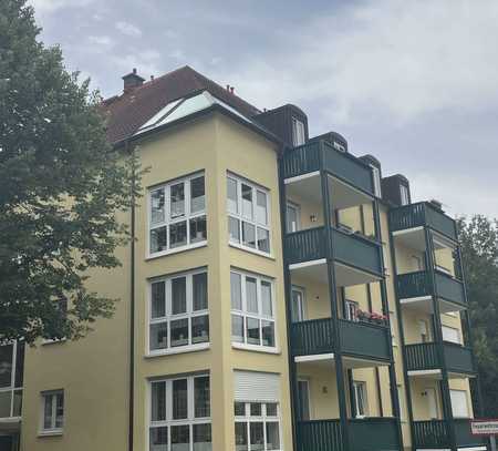 gemütliche Dachgeschosswohnung mit Balkon in ruhiger Wohnlage